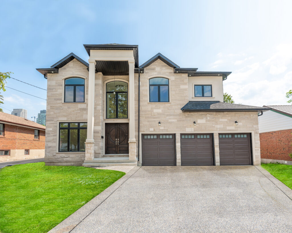 Palgrave custom home in Mississauga by GrandBuild Homes