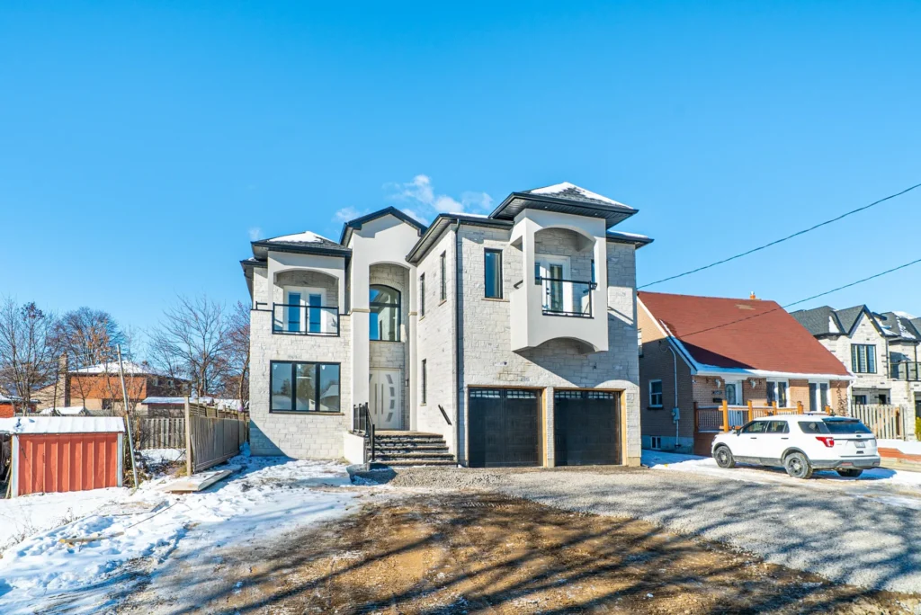 Michaud custom home in Mississauga by GrandBuild Homes